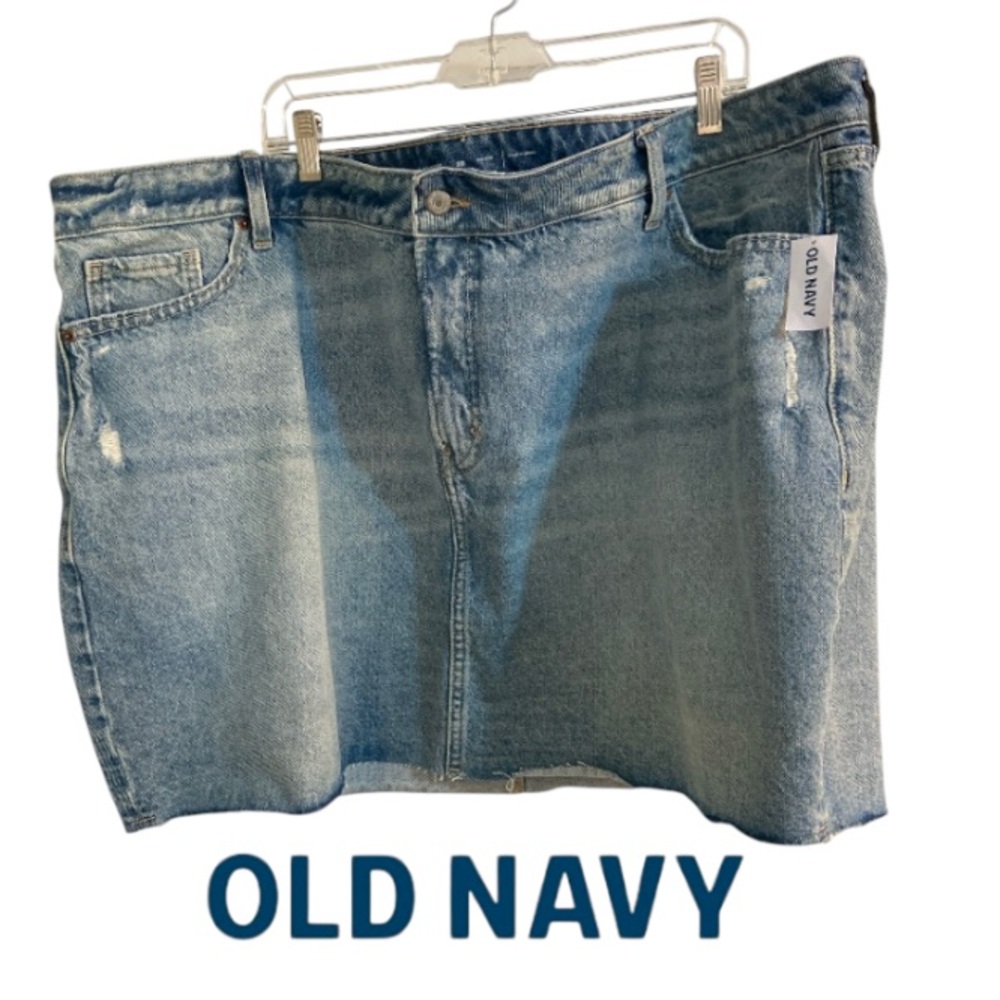 28W Plus Size Old Navy Denim Mini Skirt in Medium Wash - Picture 5 of 16